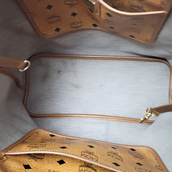 100% Authentic MCM CONGNAC shopper tote - Picture 12 of 16